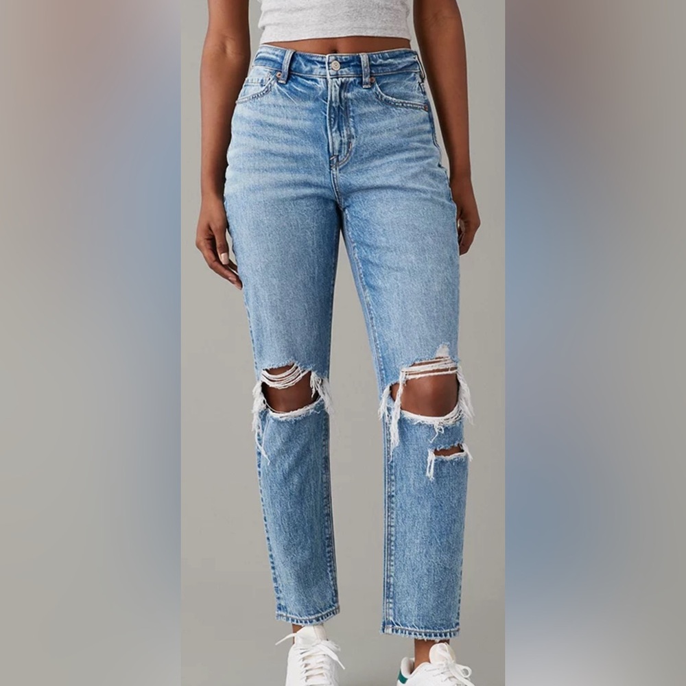 AE Strigid Ripped Mom Jean NWT Size 20 Color Blown Out Blue